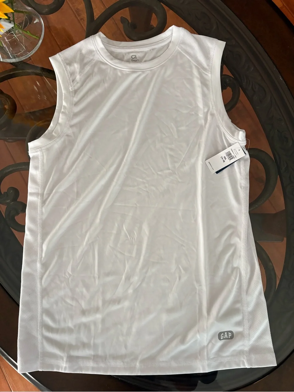 GAP Men’s White Sleeveless Athletic Tank